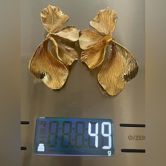 Nicholls Jewellery Gold Leaf Statement Earrings UK Designer Botanical - Picture 7 of 9